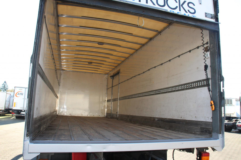 Renault D 280E6 Wide Koffer LBW nur 268Tkm! - Dobozos felépítményű teherautó: 2 kép. Renault D 280E6 Wide Koffer LBW nur 268Tkm! - Dobozos felépítményű teherautó: 2 kép.