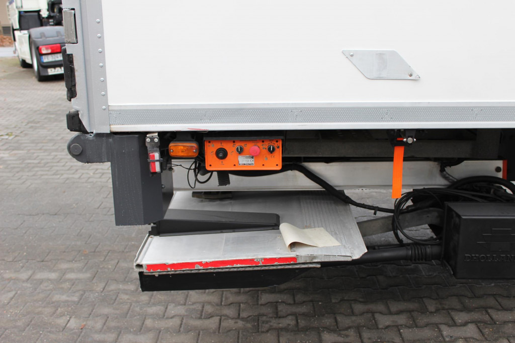Renault D Wide E6 CS 1150Mt Bi-Temp. Tür+LBW TW Strom - Hűtős teherautó: 5 kép. Renault D Wide E6 CS 1150Mt Bi-Temp. Tür+LBW TW Strom - Hűtős teherautó: 5 kép.