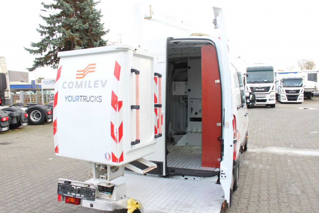 Renault Master Bühne EN100TF1 10m Klima 561h AHK - Emelőkosaras teherautó: 4 kép. Renault Master Bühne EN100TF1 10m Klima 561h AHK - Emelőkosaras teherautó: 4 kép.