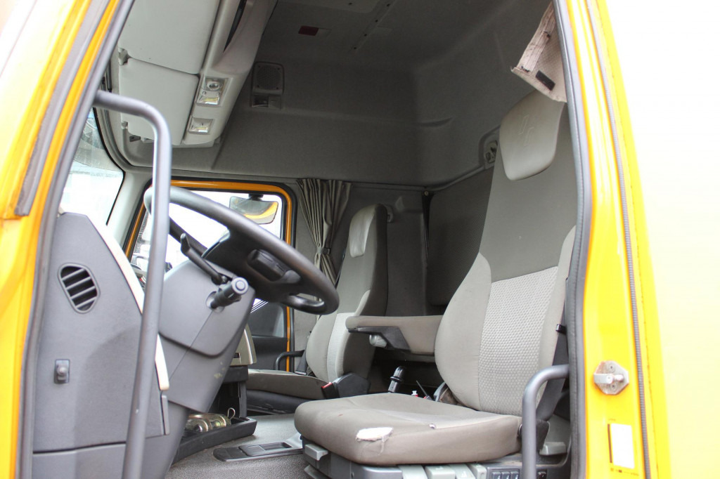 Renault Premium 380DXi BDF Schlafkabine LBW AHK 298 TKm - Alvaz teherautó: 5 kép. Renault Premium 380DXi BDF Schlafkabine LBW AHK 298 TKm - Alvaz teherautó: 5 kép.