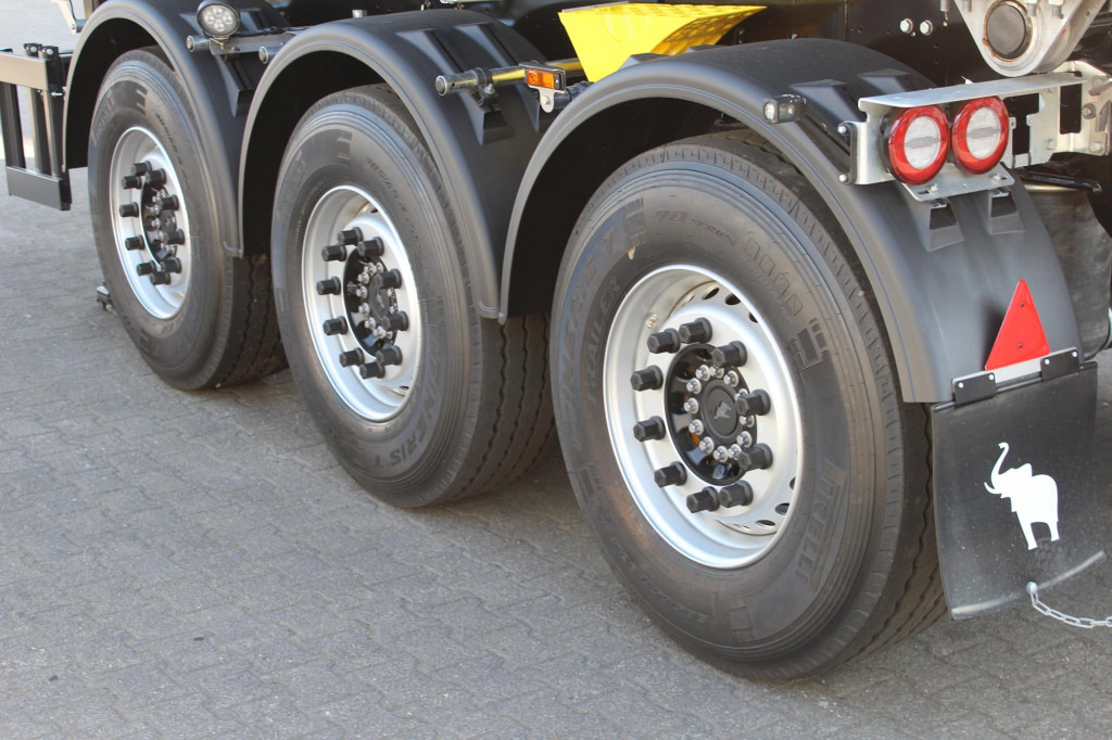 SCHMITZ Kipper Mulde 26.4m³ 6000kg Leergew. Miete-Rent - Félpótkocsi billenőplatós: 4 kép. SCHMITZ Kipper Mulde 26.4m³ 6000kg Leergew. Miete-Rent - Félpótkocsi billenőplatós: 4 kép.