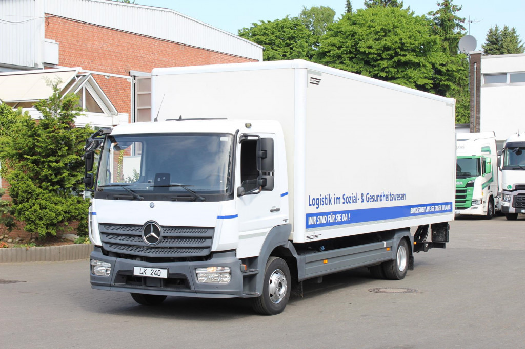 Mercedes-Benz Atego 1221 E6 Koffer Klima LDW Schalter LBW - Teherautó: 1 kép. Mercedes-Benz Atego 1221 E6 Koffer Klima LDW Schalter LBW - Teherautó: 1 kép.