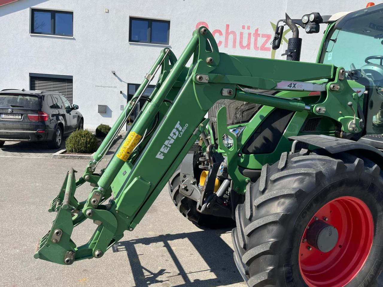 Fendt Frontlader Cargo 4X80 mit Konsole Vario 500 700 - Adapterek: 3 kép. Fendt Frontlader Cargo 4X80 mit Konsole Vario 500 700 - Adapterek: 3 kép.