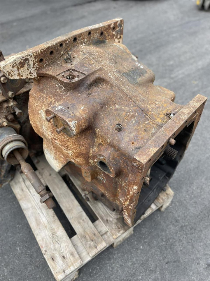 Fendt 900er Vario Serie Kupplungsgehäuse 945100050050 - Alkatrész: 3 kép. Fendt 900er Vario Serie Kupplungsgehäuse 945100050050 - Alkatrész: 3 kép.