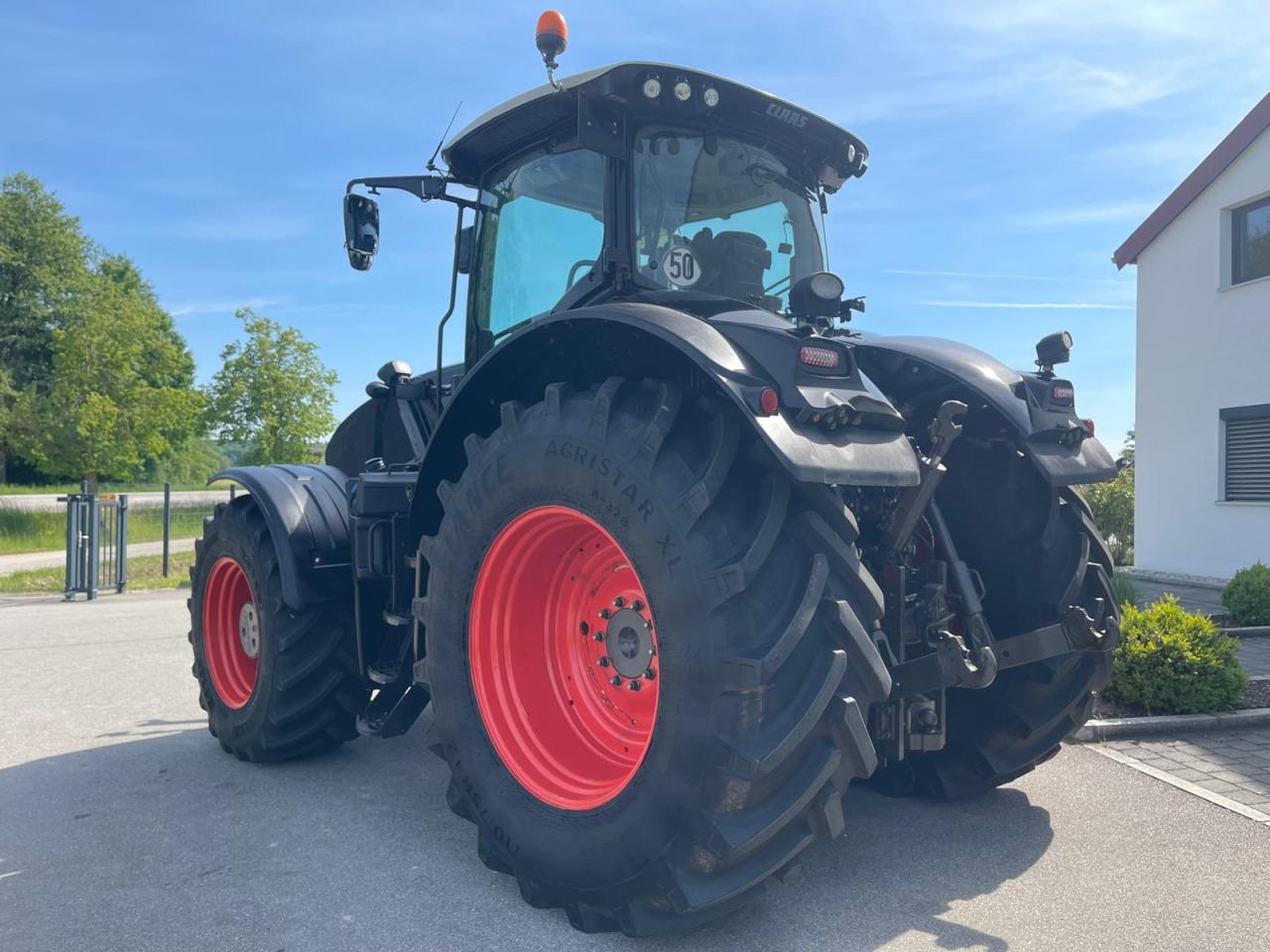 CLAAS Axion 920 Cmatic FZW 6441Bh Black - Traktor: 3 kép. CLAAS Axion 920 Cmatic FZW 6441Bh Black - Traktor: 3 kép.