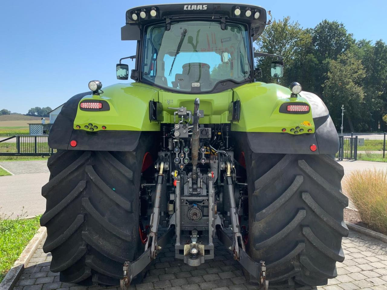 CLAAS Axion 930 CMATIC, 354 PS, Baujahr 2017 - Traktor: 4 kép. CLAAS Axion 930 CMATIC, 354 PS, Baujahr 2017 - Traktor: 4 kép.