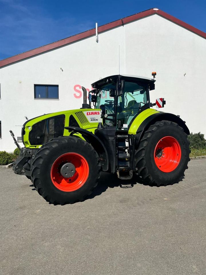 CLAAS Axion 930 CMATIC - Traktor: 2 kép. CLAAS Axion 930 CMATIC - Traktor: 2 kép.