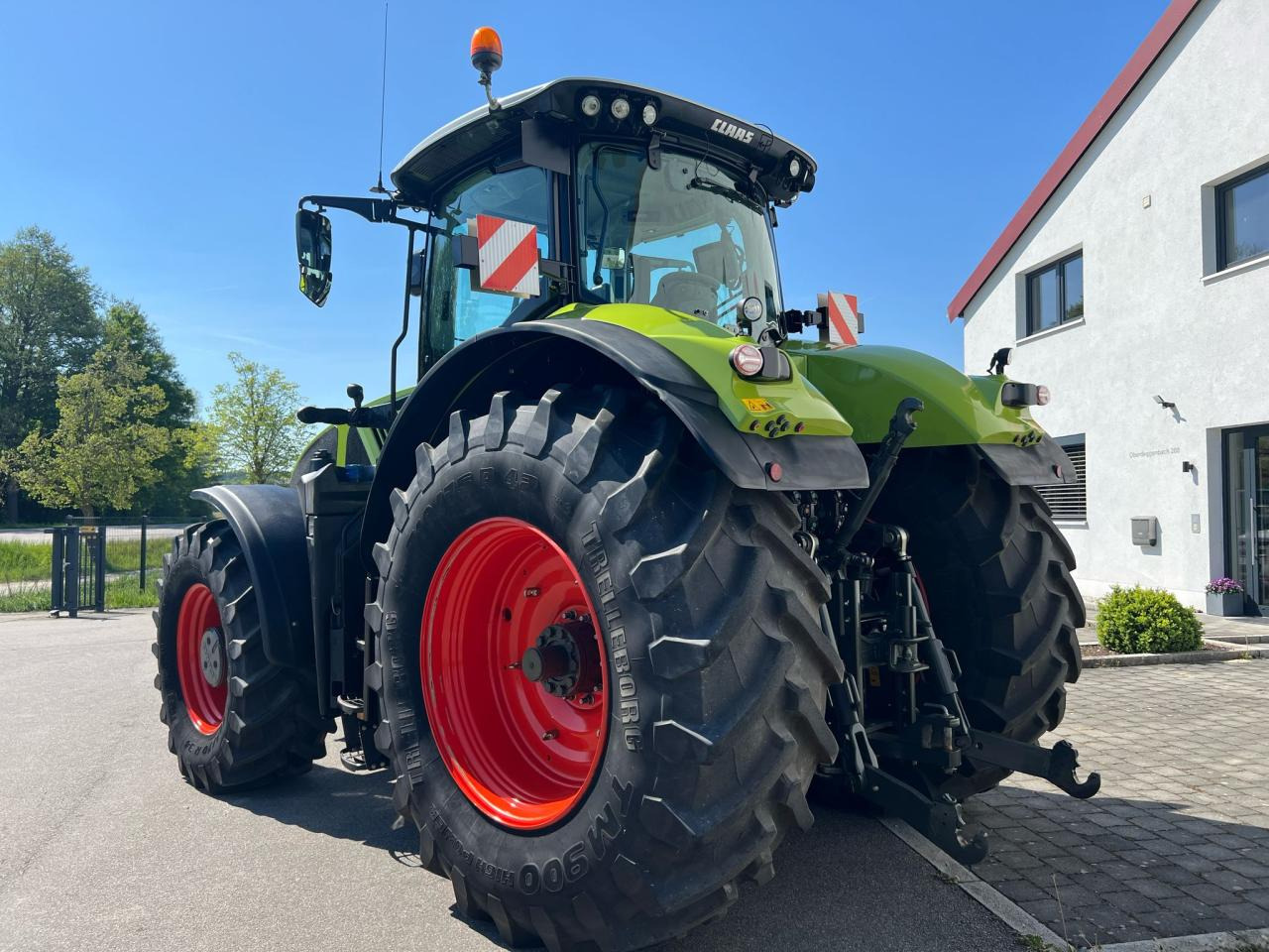 CLAAS Axion 940 mit GPS S10 RTK, 2525 Bh, Baujahr 2019 - Traktor: 3 kép. CLAAS Axion 940 mit GPS S10 RTK, 2525 Bh, Baujahr 2019 - Traktor: 3 kép.