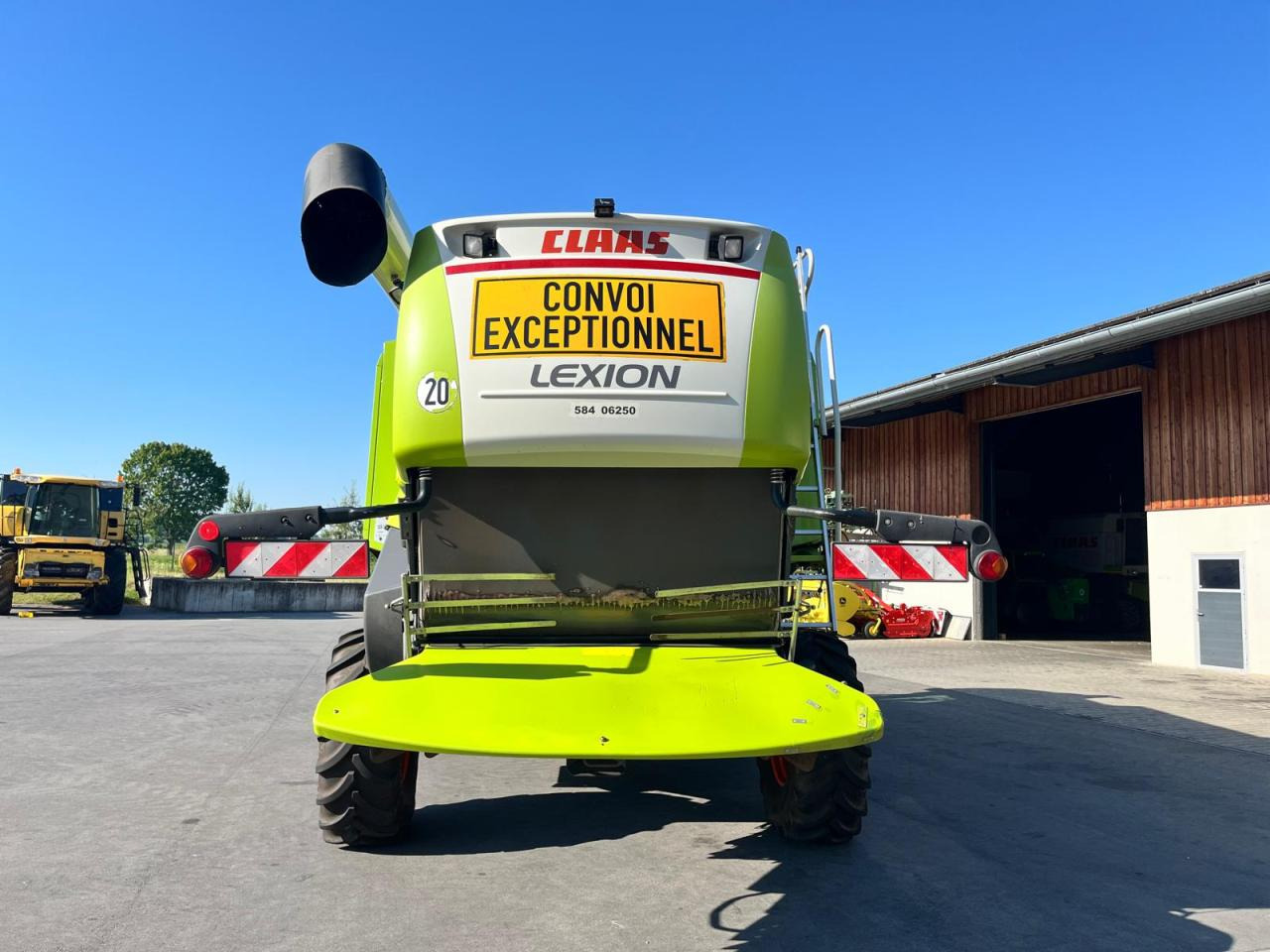 CLAAS Lexion 550 mit Schneidwerk V750, mit 3D, Baujahr 2009, guter gepflegter Zustand - Kombájn: 5 kép. CLAAS Lexion 550 mit Schneidwerk V750, mit 3D, Baujahr 2009, guter gepflegter Zustand - Kombájn: 5 kép.