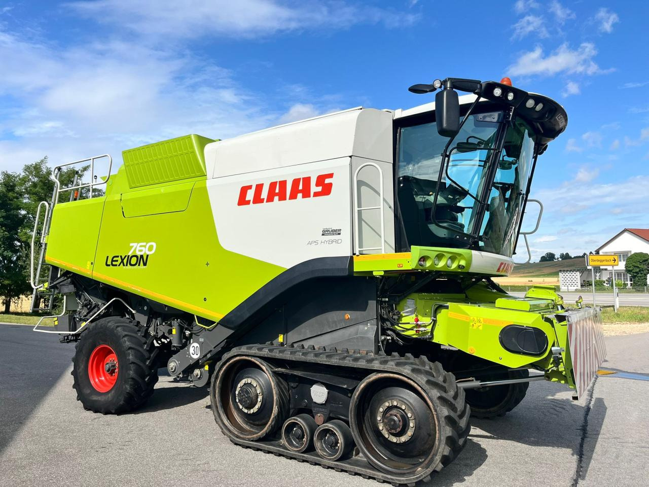 CLAAS Lexion 760TT, 30 km/h, SW V900 2x Laser - Kombájn: 1 kép. CLAAS Lexion 760TT, 30 km/h, SW V900 2x Laser - Kombájn: 1 kép.