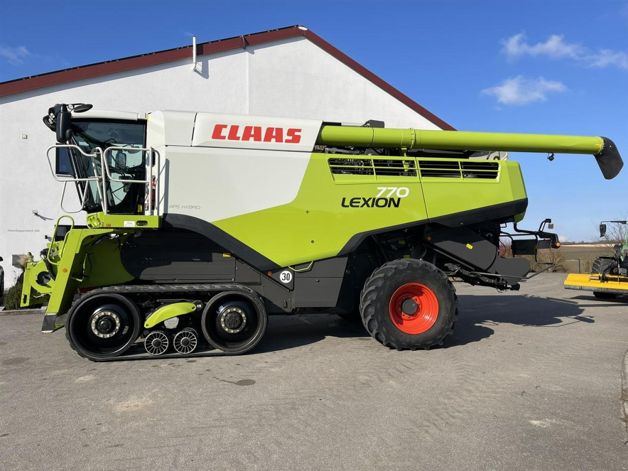 CLAAS Lexion 770TT Modell C76, CEMOS AUTOMATIC, V1230 - Kombájn: 2 kép. CLAAS Lexion 770TT Modell C76, CEMOS AUTOMATIC, V1230 - Kombájn: 2 kép.
