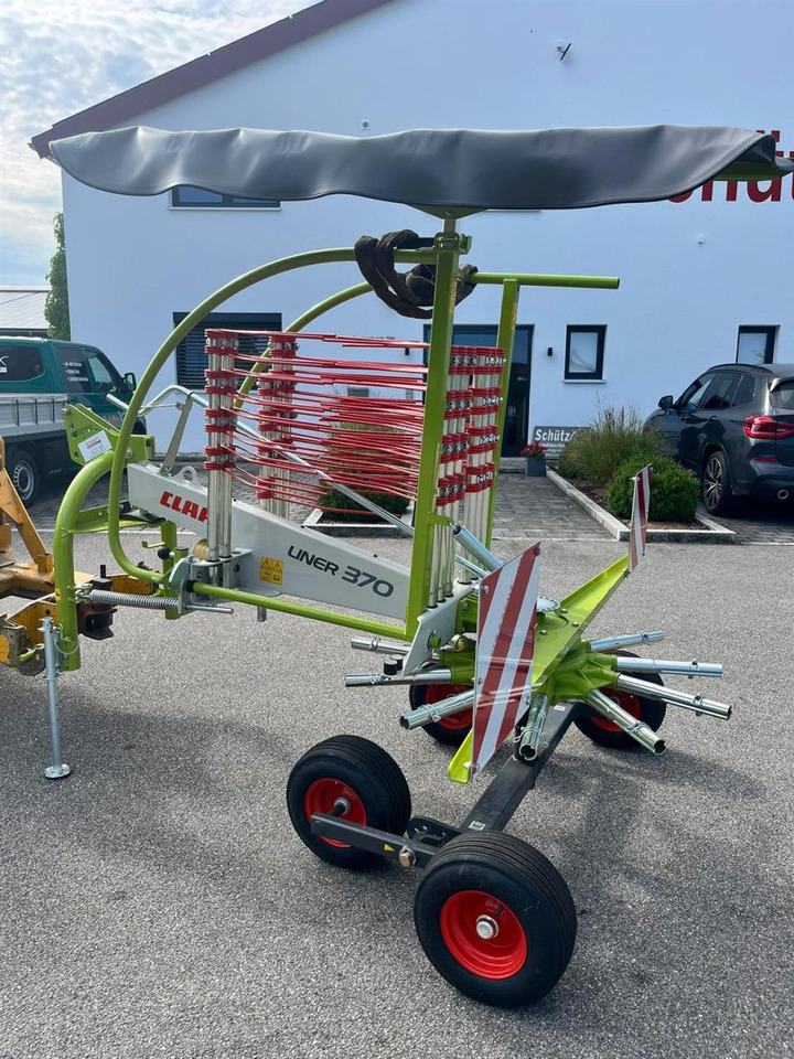 CLAAS Liner 370 Tandem / NEU und UNBENUTZT / Baujahr 202 - Szénaforgató: 3 kép. CLAAS Liner 370 Tandem / NEU und UNBENUTZT / Baujahr 202 - Szénaforgató: 3 kép.