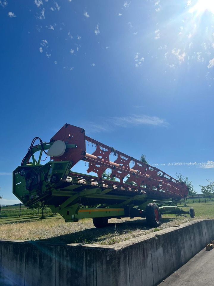 CLAAS Vario 1200 ohne Wagen - Takarmánybetakarító gép: 4 kép. CLAAS Vario 1200 ohne Wagen - Takarmánybetakarító gép: 4 kép.