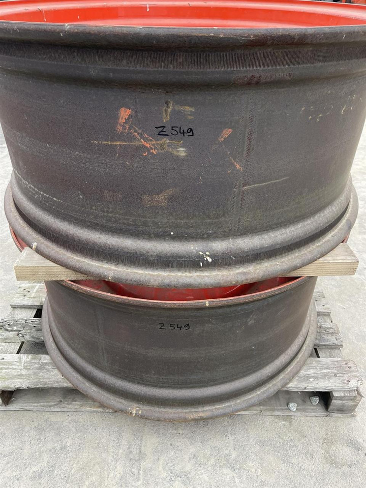 Fendt 16X38 / 10 Loch Felge - Felni: 1 kép. Fendt 16X38 / 10 Loch Felge - Felni: 1 kép.