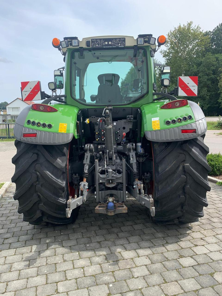 Fendt 724 Vario Power Plus mit GPS - Traktor: 5 kép. Fendt 724 Vario Power Plus mit GPS - Traktor: 5 kép.