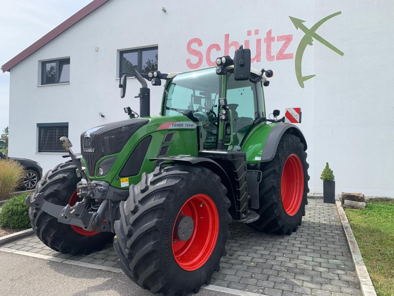 Fendt 724 Vario Power Plus mit GPS - Traktor: 1 kép. Fendt 724 Vario Power Plus mit GPS - Traktor: 1 kép.