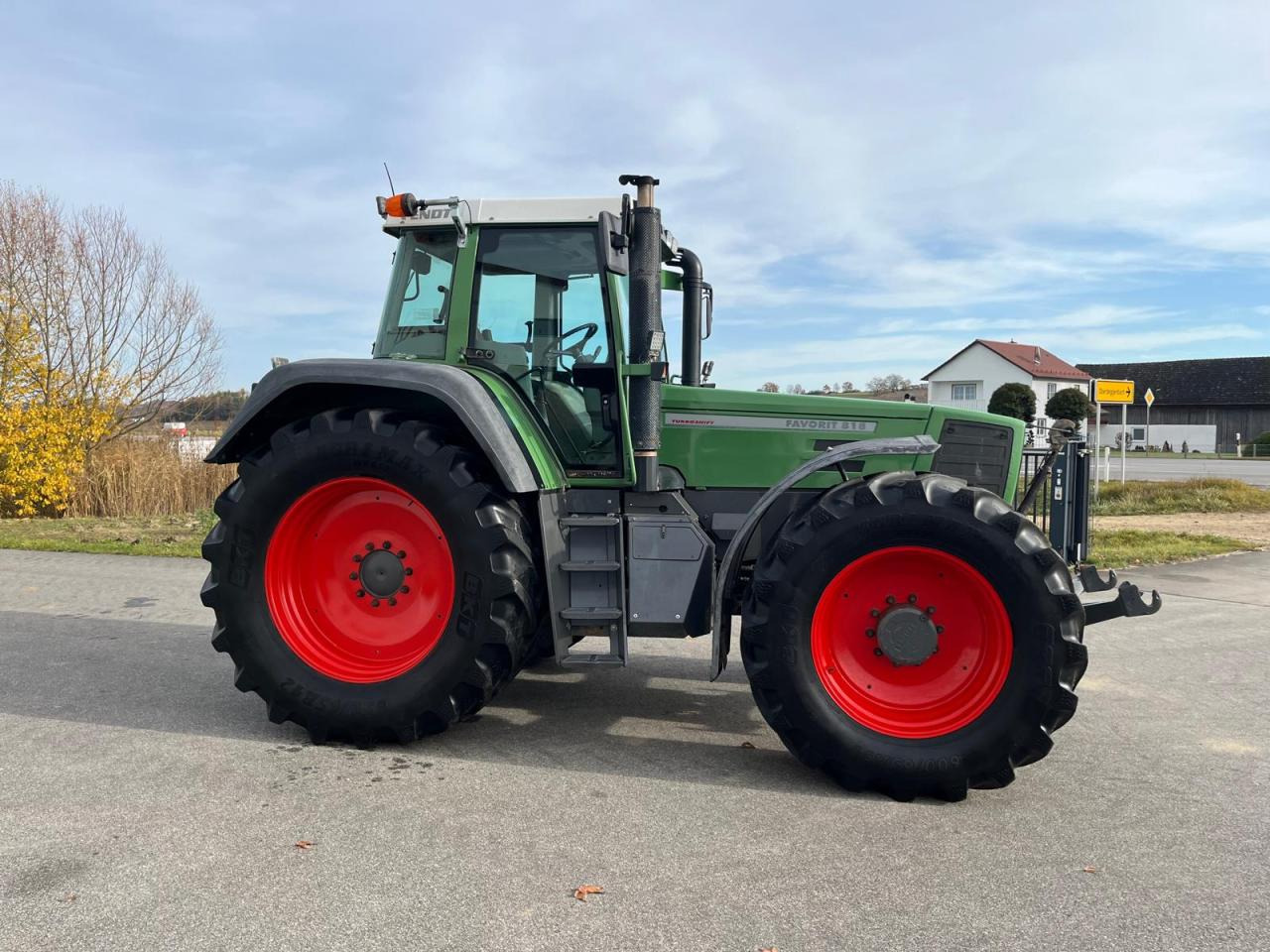 Fendt Favorit 818 Turboshift - Traktor: 5 kép. Fendt Favorit 818 Turboshift - Traktor: 5 kép.