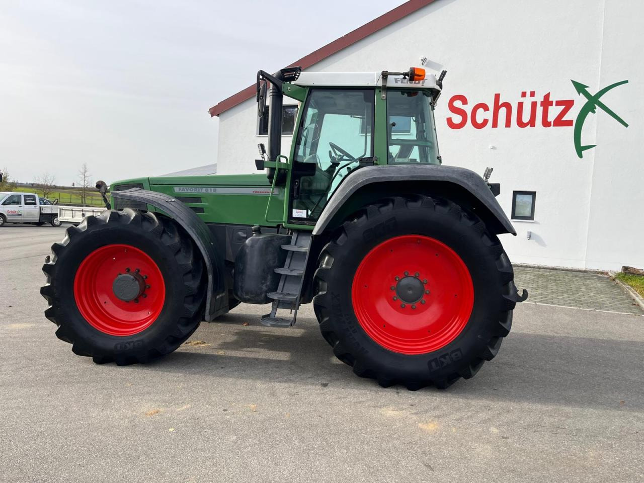 Fendt Favorit 818 Turboshift - Traktor: 2 kép. Fendt Favorit 818 Turboshift - Traktor: 2 kép.