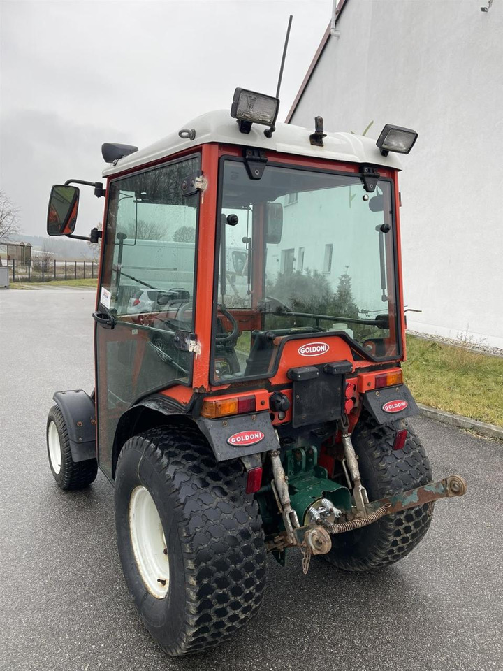 Goldoni IDEA 30HST Goldoni, Rasenmäher und Mulcher, Kabine, Frontkraftheber, Heckhubwerkanhängung - Traktor: 3 kép. Goldoni IDEA 30HST Goldoni, Rasenmäher und Mulcher, Kabine, Frontkraftheber, Heckhubwerkanhängung - Traktor: 3 kép.