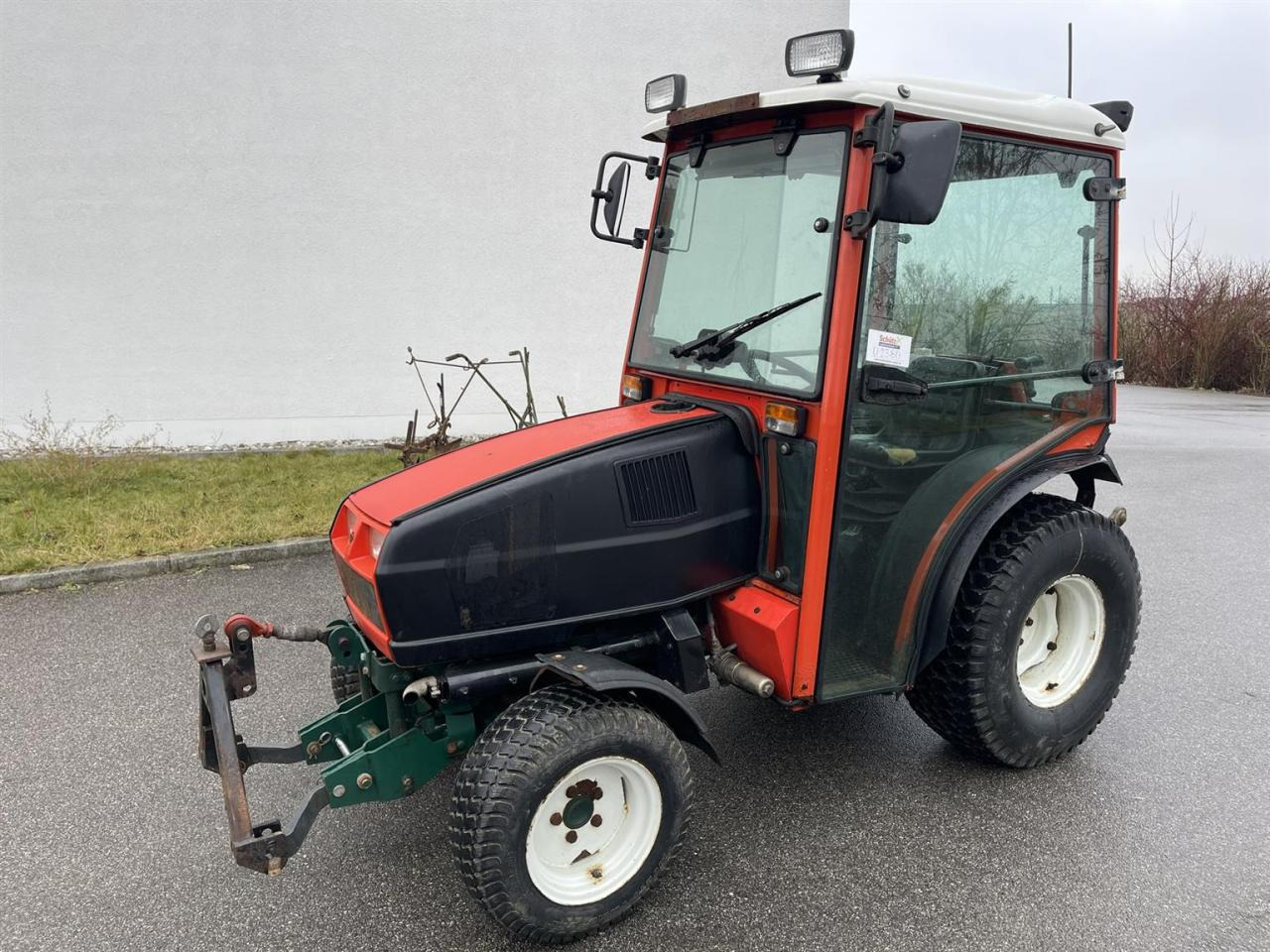 Goldoni IDEA 30HST Goldoni, Rasenmäher und Mulcher, Kabine, Frontkraftheber, Heckhubwerkanhängung - Traktor: 1 kép. Goldoni IDEA 30HST Goldoni, Rasenmäher und Mulcher, Kabine, Frontkraftheber, Heckhubwerkanhängung - Traktor: 1 kép.