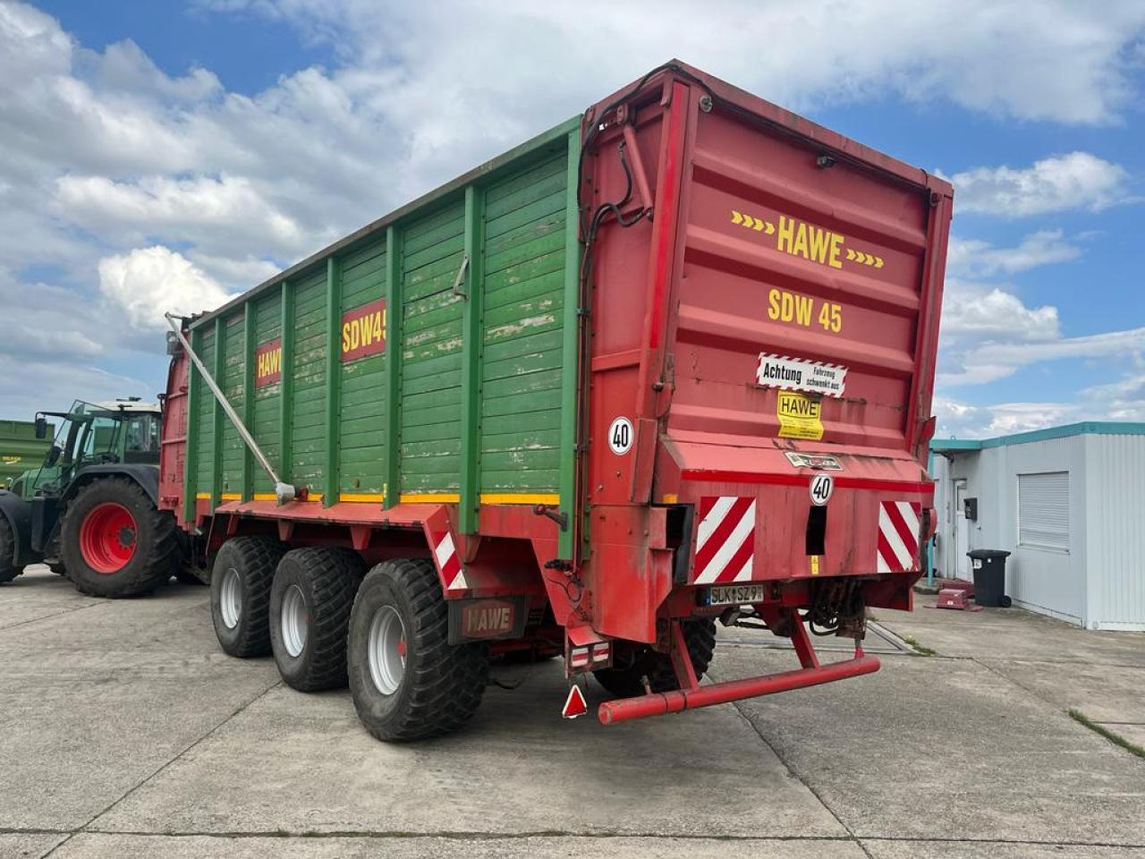 HAWE Tridem SDW 45T mit Heckentleerung - Mezőgazdasági billenőpótkocsi: 4 kép. HAWE Tridem SDW 45T mit Heckentleerung - Mezőgazdasági billenőpótkocsi: 4 kép.