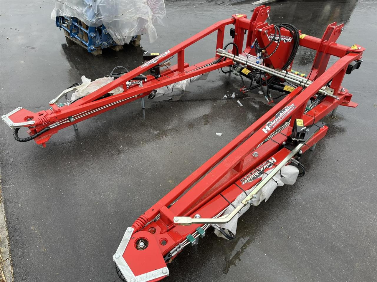 Hatzenbichler Neuer unbenutzter Striegel mit hydraulischer Druckverstellung, 12m AB, Hatzenbichler Striegel - Borona: 3 kép. Hatzenbichler Neuer unbenutzter Striegel mit hydraulischer Druckverstellung, 12m AB, Hatzenbichler Striegel - Borona: 3 kép.