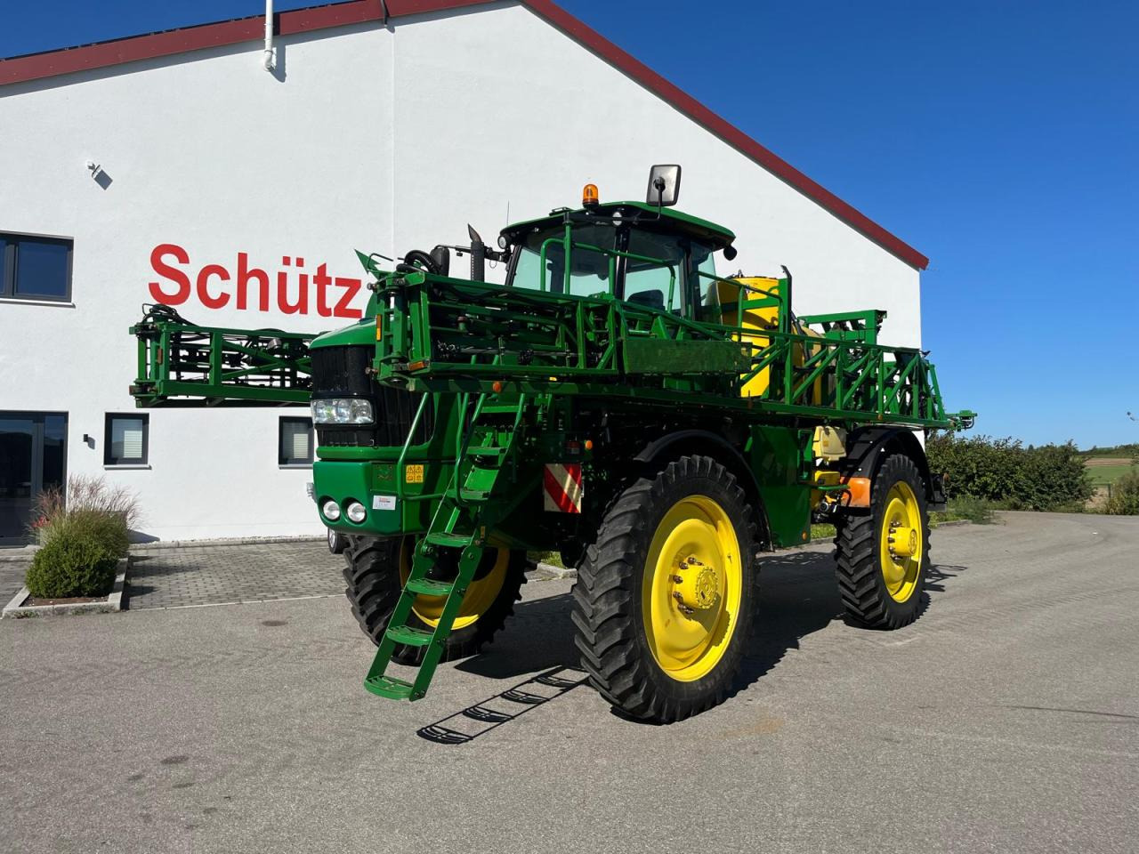 John Deere 5430i, Autotrac SF 3000, hydr. Spurverstellung - Önjáró permetező: 2 kép. John Deere 5430i, Autotrac SF 3000, hydr. Spurverstellung - Önjáró permetező: 2 kép.