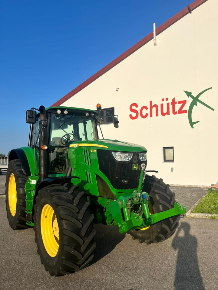 John Deere 6170M - Traktor: 1 kép. John Deere 6170M - Traktor: 1 kép.