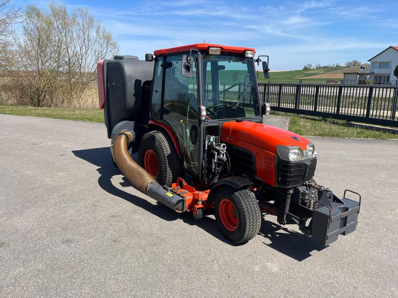 Kubota B3030 Rasenmäher inkl. Grüngutbehälter - Kerti fűkasza: 5 kép. Kubota B3030 Rasenmäher inkl. Grüngutbehälter - Kerti fűkasza: 5 kép.