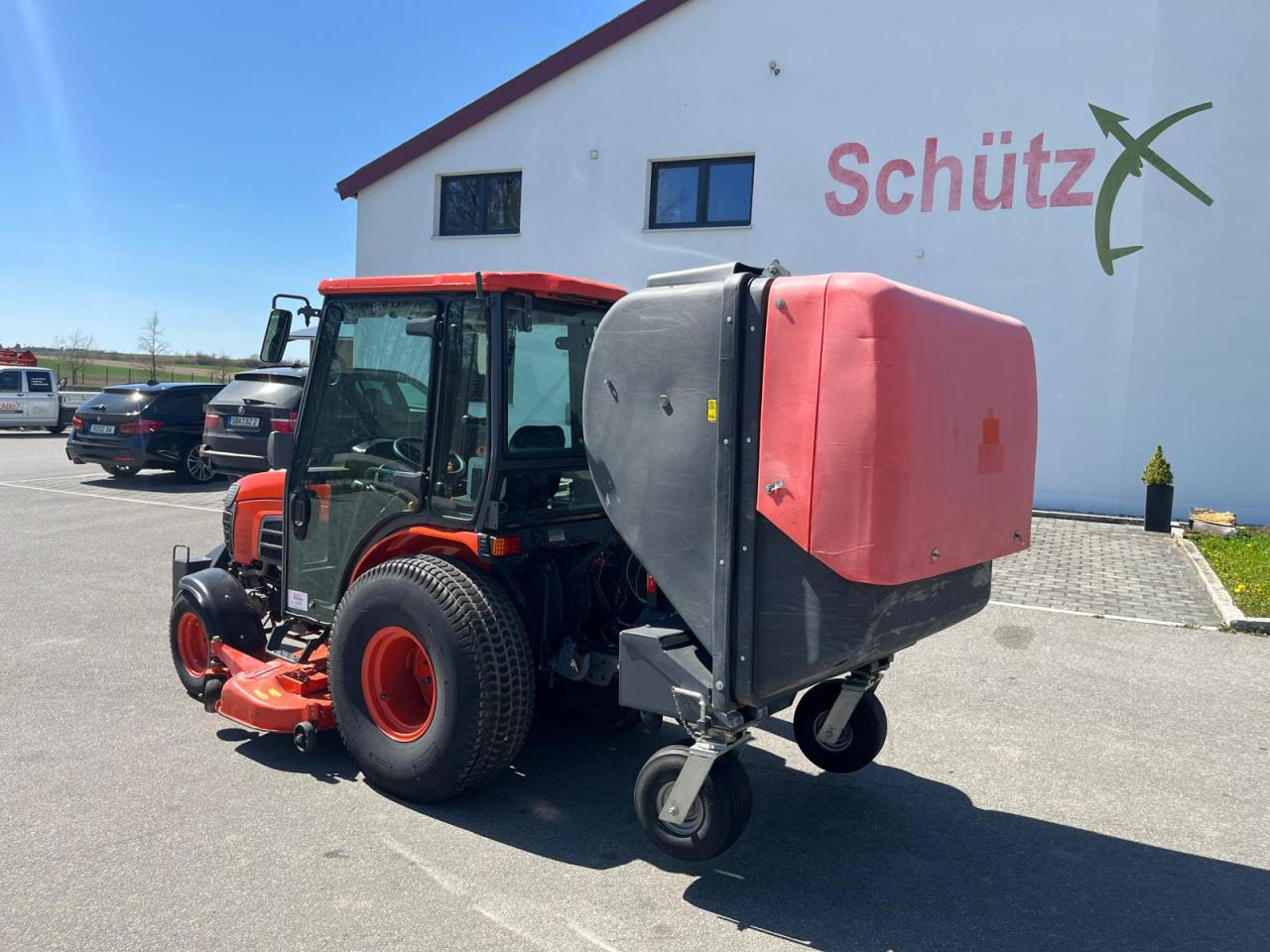Kubota B3030 Rasenmäher inkl. Grüngutbehälter - Kerti fűkasza: 3 kép. Kubota B3030 Rasenmäher inkl. Grüngutbehälter - Kerti fűkasza: 3 kép.