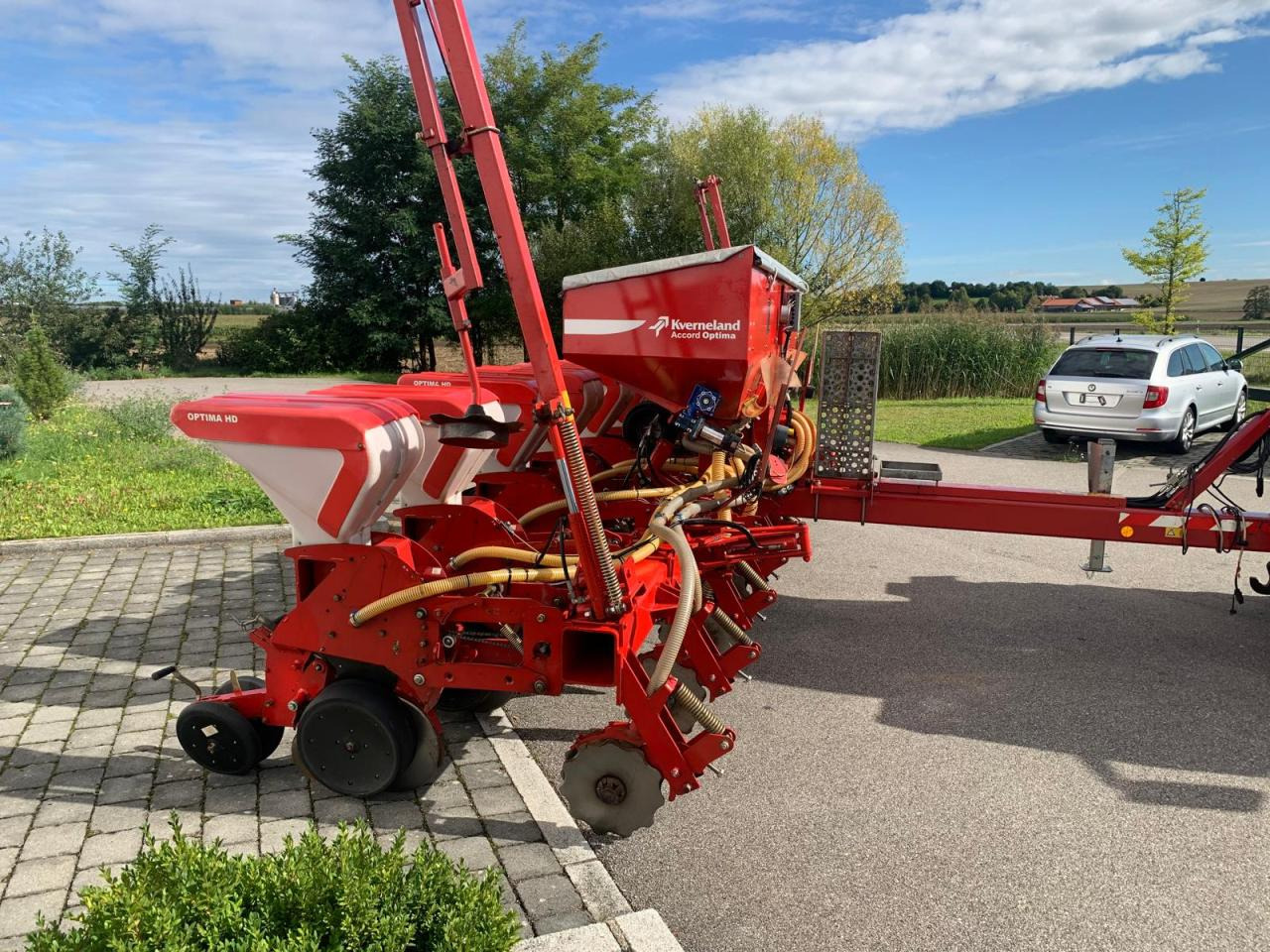 Kverneland Optima HD, mechanischer Antrieb, Reihendüngerstreuer, Visio - Säüberwachung, Baujahr 2007 - Precíziós vetőgép: 5 kép. Kverneland Optima HD, mechanischer Antrieb, Reihendüngerstreuer, Visio - Säüberwachung, Baujahr 2007 - Precíziós vetőgép: 5 kép.