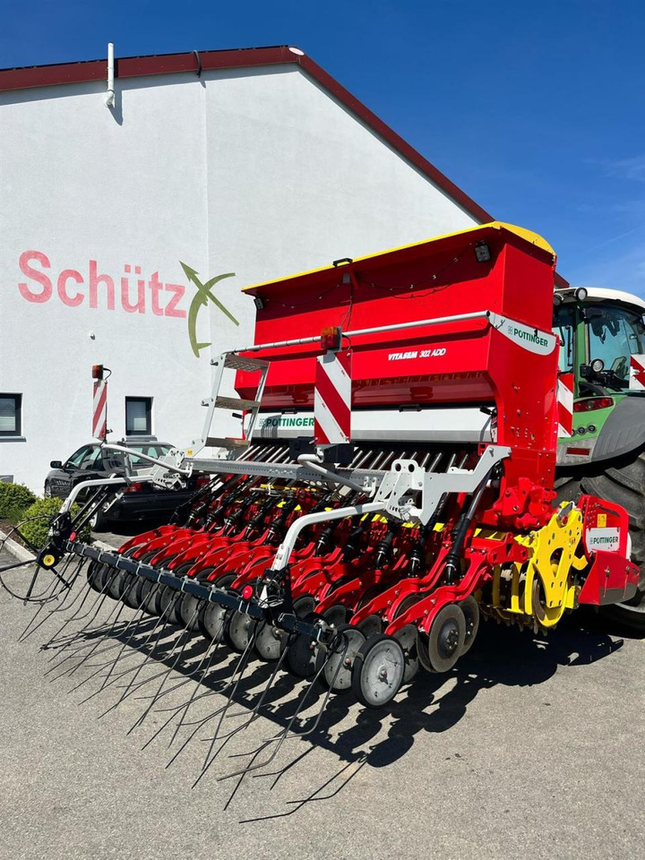 Pöttinger Vitasem 302 ADD + Pöttinger Lion 303.12 WG, TOP - Kombinált vetőgép: 1 kép. Pöttinger Vitasem 302 ADD + Pöttinger Lion 303.12 WG, TOP - Kombinált vetőgép: 1 kép.