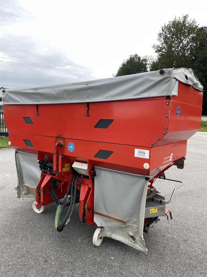 Rauch Axera H EMC 1102 Quantron P, Düngestreuer - Műtrágyaszóró: 5 kép. Rauch Axera H EMC 1102 Quantron P, Düngestreuer - Műtrágyaszóró: 5 kép.