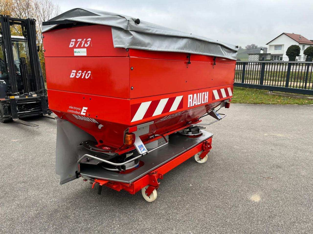 Rauch Axera H-EMC Top Zustand Düngerstreuer - Műtrágyaszóró: 5 kép. Rauch Axera H-EMC Top Zustand Düngerstreuer - Műtrágyaszóró: 5 kép.