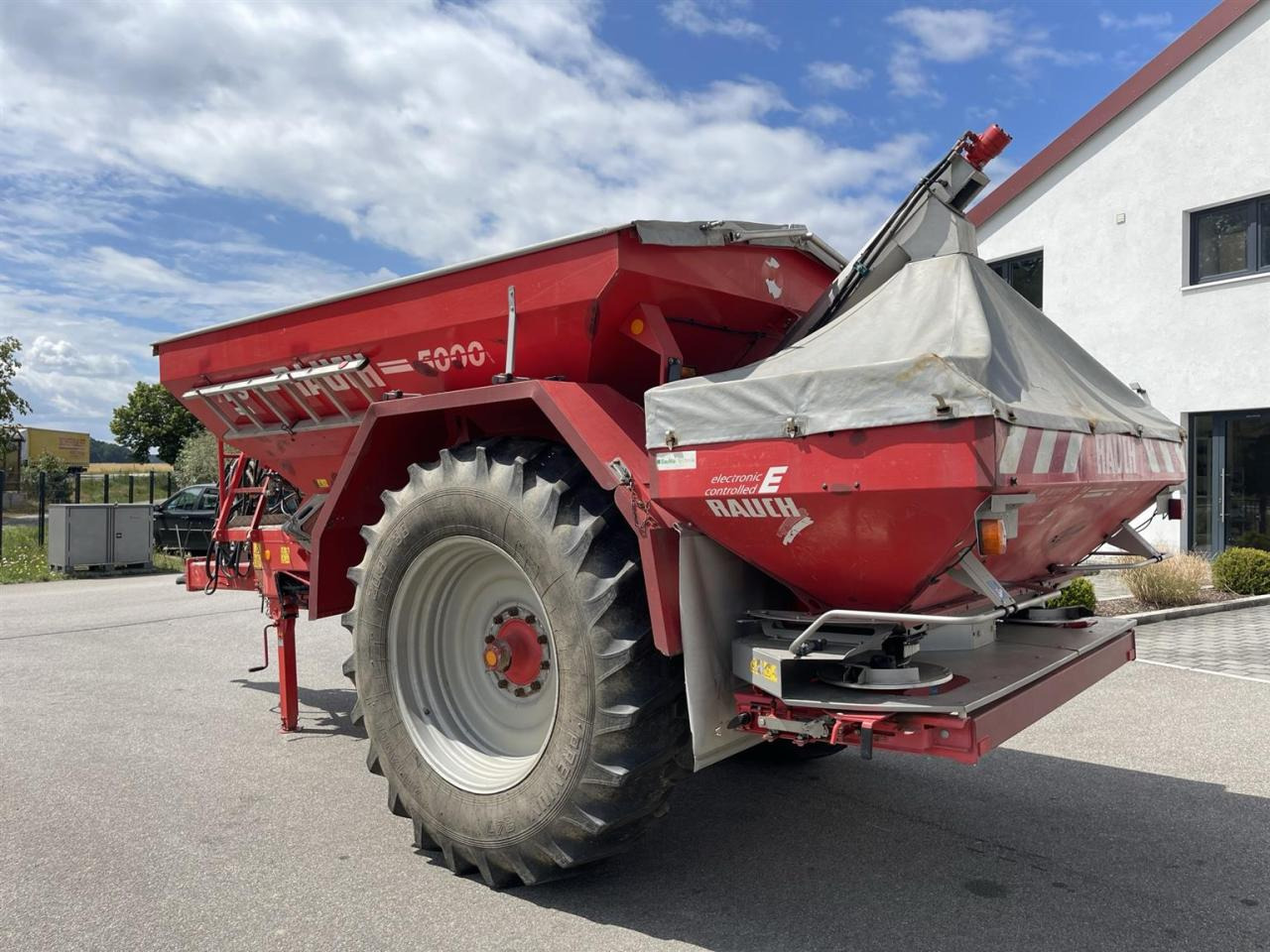 Rauch TWS 5000 Düngerwagen, Lenkung + Streuer Axera H-EMC - Műtrágyaszóró: 4 kép. Rauch TWS 5000 Düngerwagen, Lenkung + Streuer Axera H-EMC - Műtrágyaszóró: 4 kép.