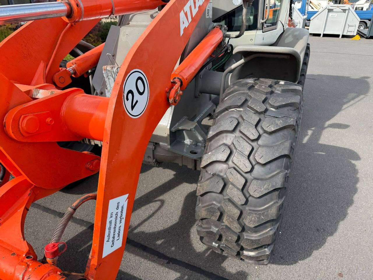 Atlas AR 80 hydr. SW , Palettengabel - Gumikerekes homlokrakodó: 5 kép. Atlas AR 80 hydr. SW , Palettengabel - Gumikerekes homlokrakodó: 5 kép.