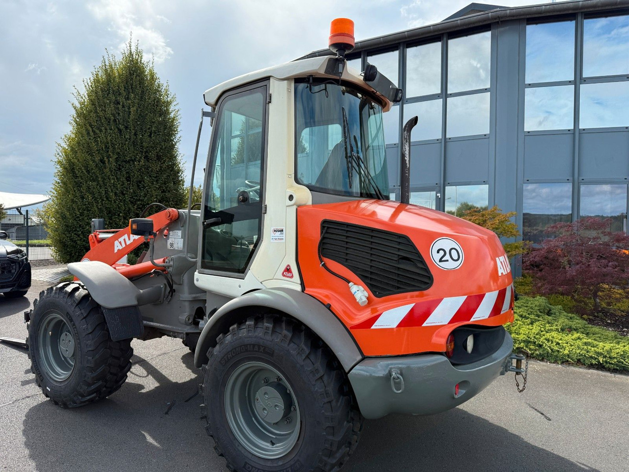 Atlas AR 80 hydr. SW , Palettengabel - Gumikerekes homlokrakodó: 1 kép. Atlas AR 80 hydr. SW , Palettengabel - Gumikerekes homlokrakodó: 1 kép.