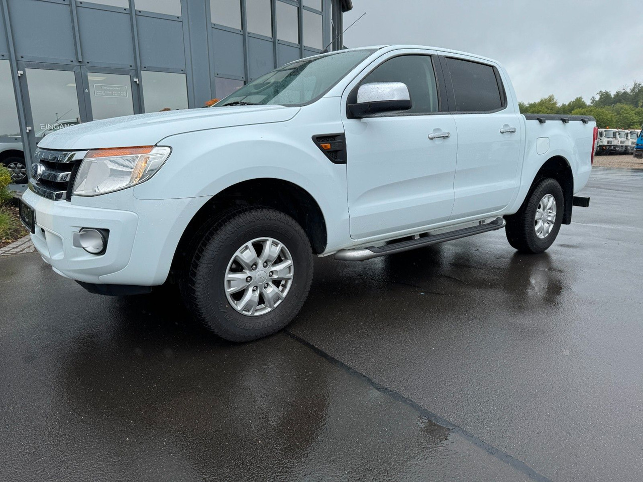 Ford Ranger XLT Doppelkabine 4x4 - Terepjáró/ SUV: 4 kép. Ford Ranger XLT Doppelkabine 4x4 - Terepjáró/ SUV: 4 kép.