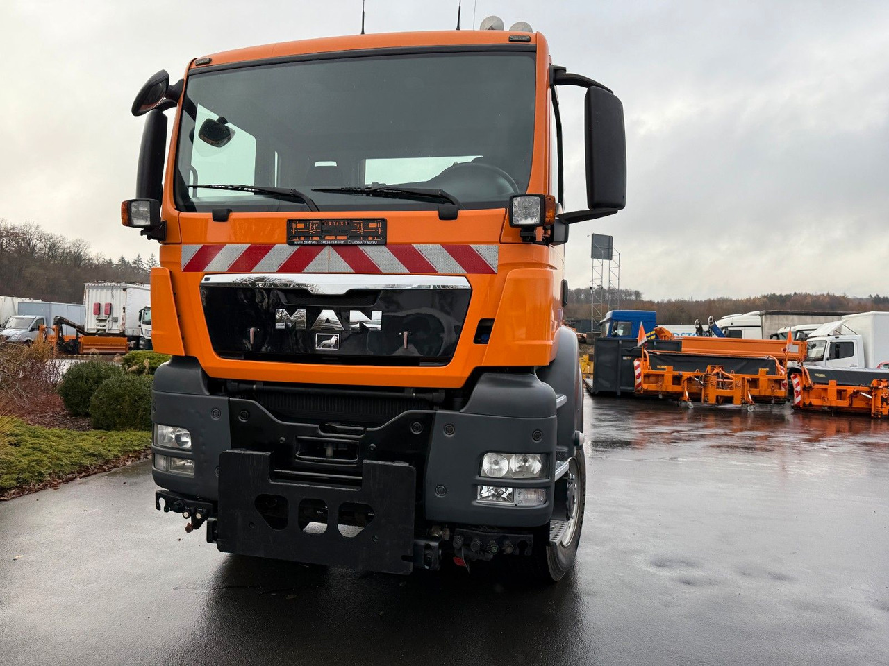 MAN TGS 18.360 4x4 Winterdienst Meiller Fahrgestell - Alvaz teherautó: 4 kép. MAN TGS 18.360 4x4 Winterdienst Meiller Fahrgestell - Alvaz teherautó: 4 kép.