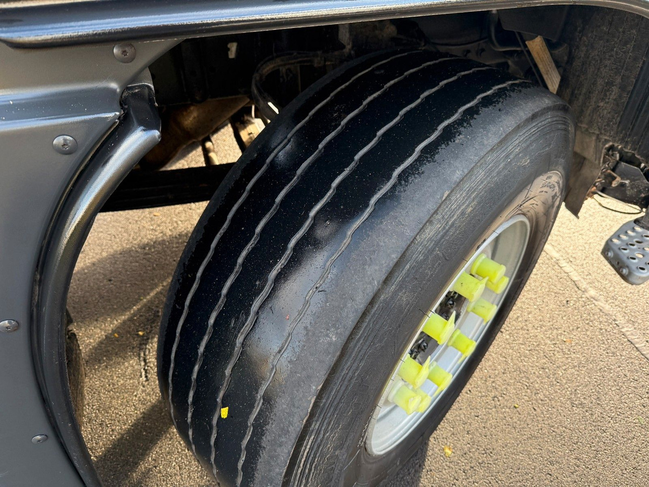 MAN TGS 35.360 8x2 Fahrgestell - Alvaz teherautó: 4 kép. MAN TGS 35.360 8x2 Fahrgestell - Alvaz teherautó: 4 kép.