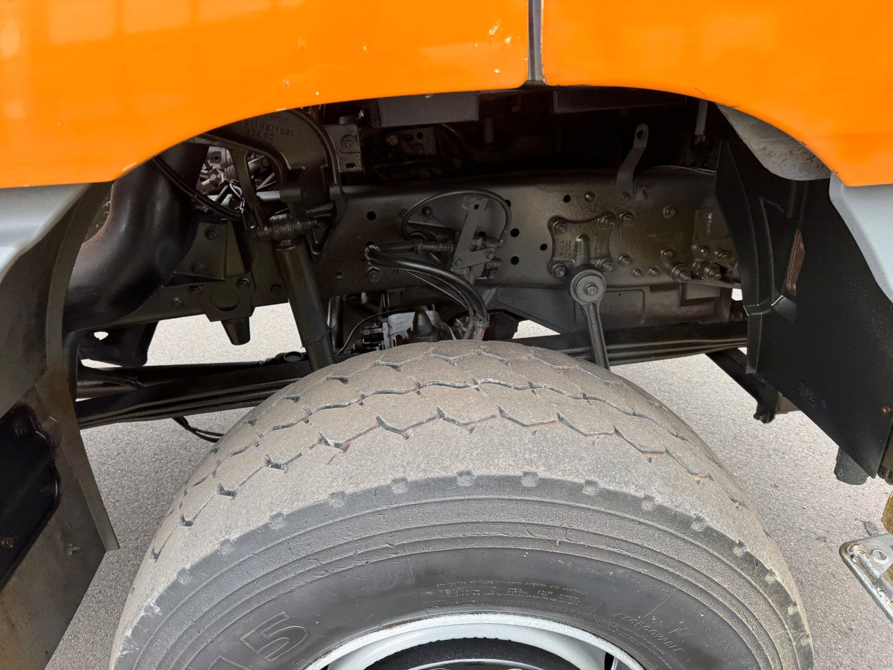 Mercedes-Benz Actros 1831 4x4 Kipper - Kran- Kupplung- Blattfe - Billenőplatós teherautó, Darus autó: 4 kép. Mercedes-Benz Actros 1831 4x4 Kipper - Kran- Kupplung- Blattfe - Billenőplatós teherautó, Darus autó: 4 kép.