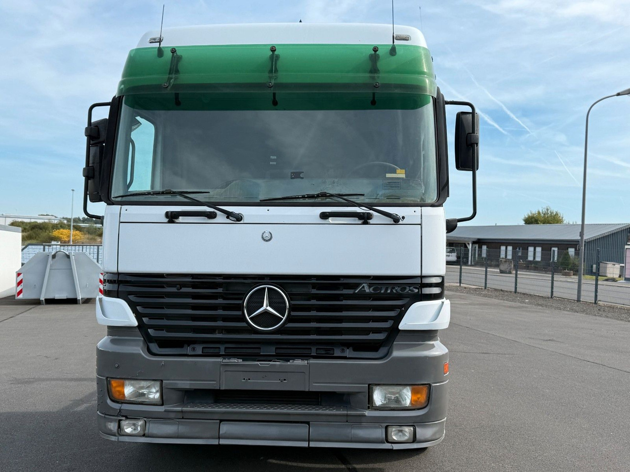 Mercedes-Benz Actros 2543 6x2 Klima + Kupplung - Horgos rakodó teherautó: 3 kép. Mercedes-Benz Actros 2543 6x2 Klima + Kupplung - Horgos rakodó teherautó: 3 kép.