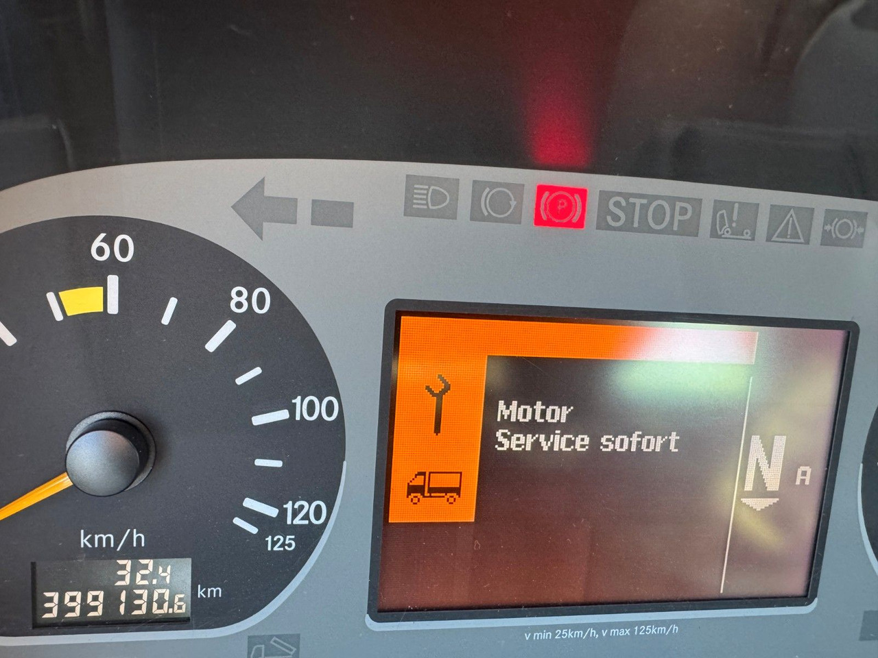 Mercedes-Benz Actros 3341 6x6 Kipperfahrgestell mit Zylinder - Alvaz teherautó: 5 kép. Mercedes-Benz Actros 3341 6x6 Kipperfahrgestell mit Zylinder - Alvaz teherautó: 5 kép.