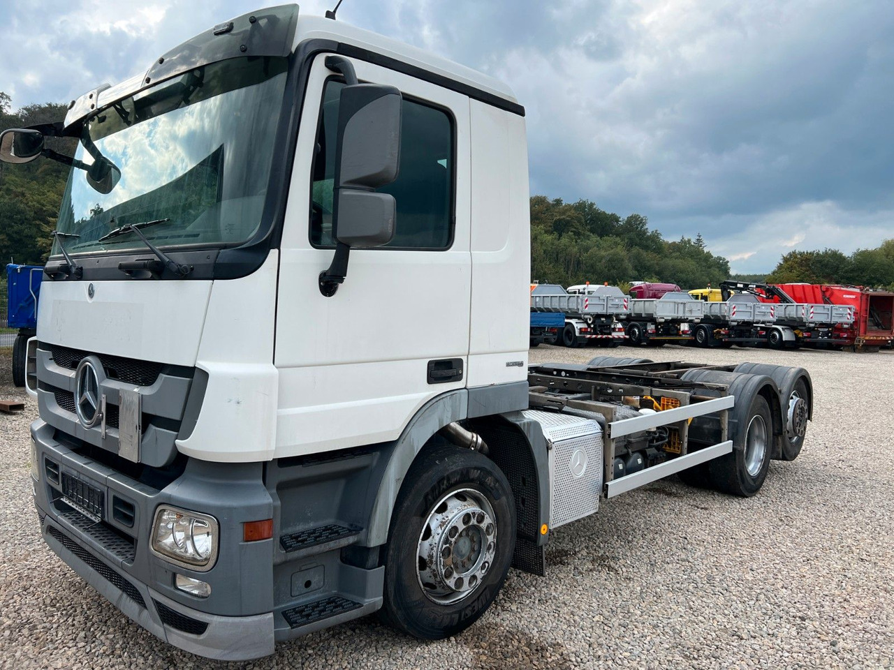 Mercedes-Benz Actros MP 3 2532 6x2 Euro 5 - Alvaz teherautó: 1 kép. Mercedes-Benz Actros MP 3 2532 6x2 Euro 5 - Alvaz teherautó: 1 kép.