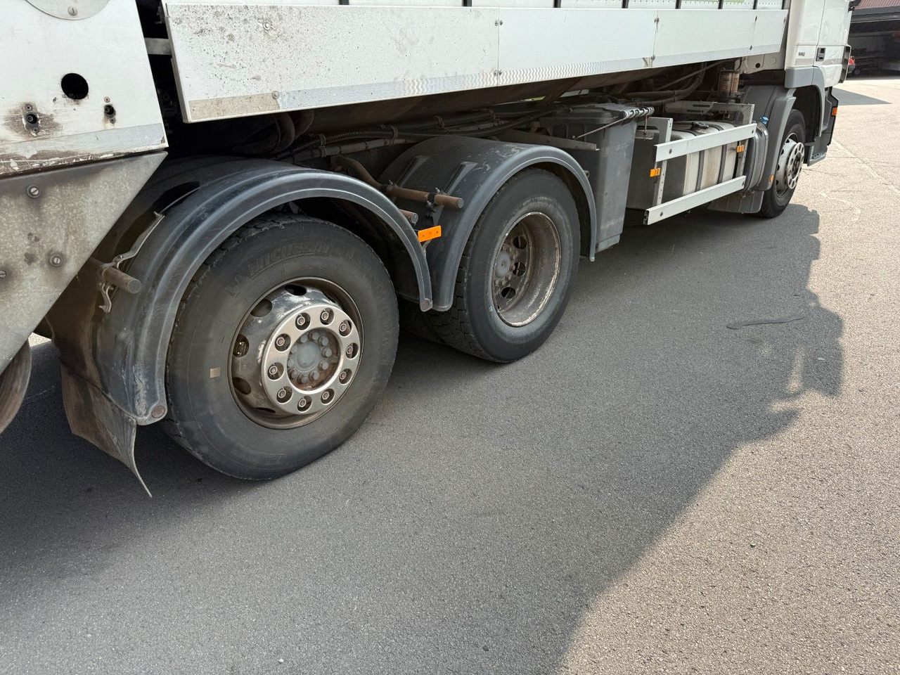 Mercedes-Benz Actros MP3 2532 6x2 Faun Rotorpress 521 - Szemetesautó: 4 kép. Mercedes-Benz Actros MP3 2532 6x2 Faun Rotorpress 521 - Szemetesautó: 4 kép.
