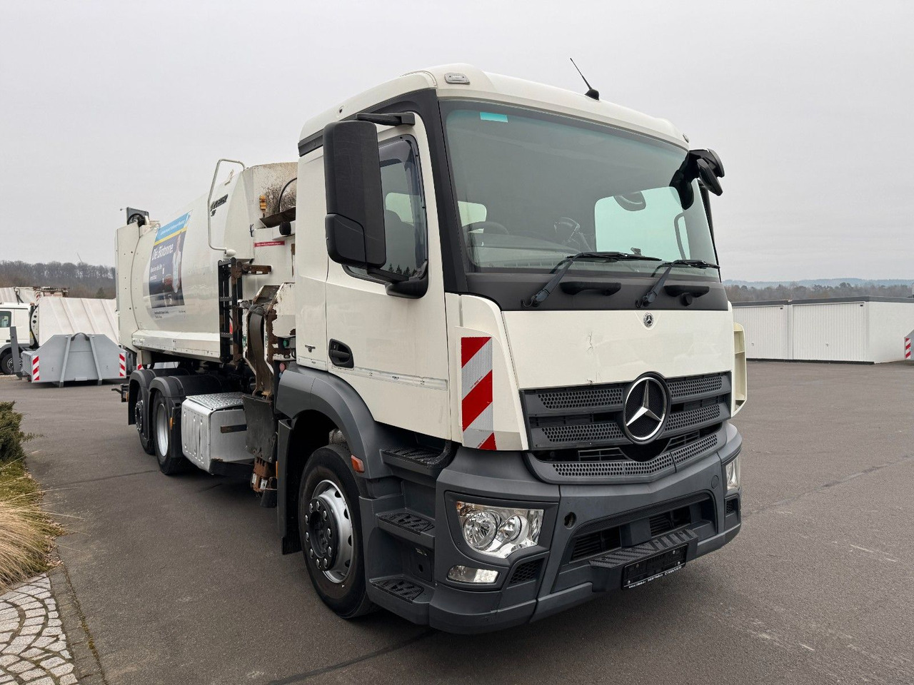 Mercedes-Benz Antos 2533 6x2 Seitenlader Euro 6 Mercedes-Benz Antos 2533 6x2 Seitenlader Euro 6 lízing Mercedes-Benz Antos 2533 6x2 Seitenlader Euro 6 Mercedes-Benz Antos 2533 6x2 Seitenlader Euro 6: 11 kép.