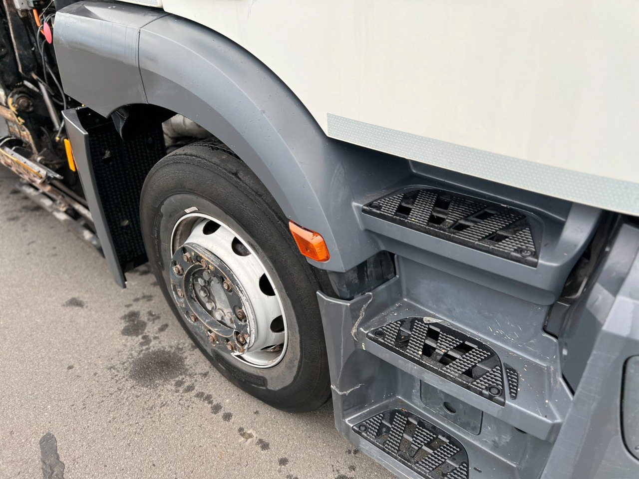 Szemetesautó Mercedes-Benz Antos 2533 6x2 Seitenlader Faun Sidepress Mercedes-Benz Antos 2533 6x2 Seitenlader Faun Sidepress: 6 kép.