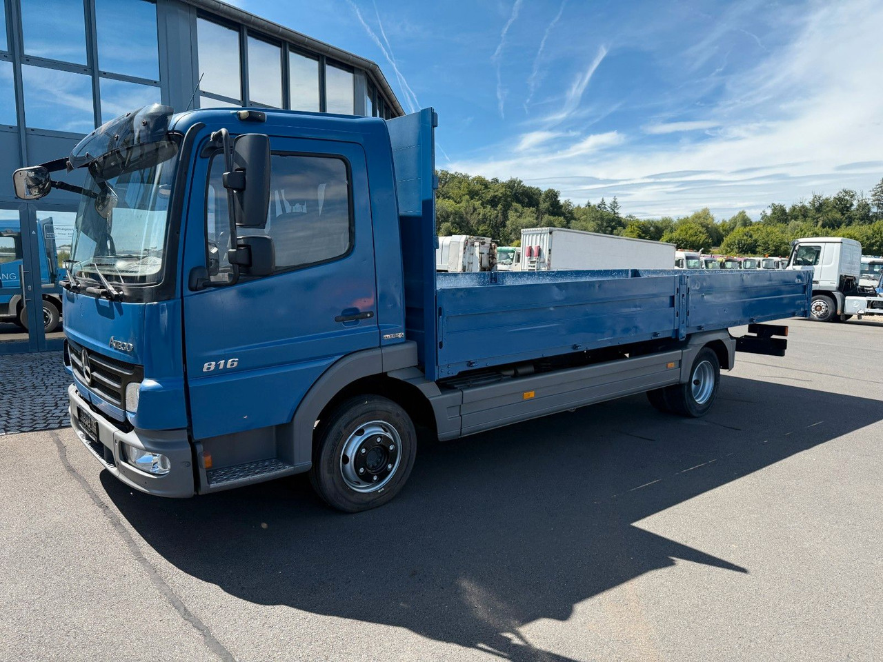 Mercedes-Benz Atego 816 Euro 5 AHK + Druckluftanschlüssen - Platós teherautó: 3 kép. Mercedes-Benz Atego 816 Euro 5 AHK + Druckluftanschlüssen - Platós teherautó: 3 kép.