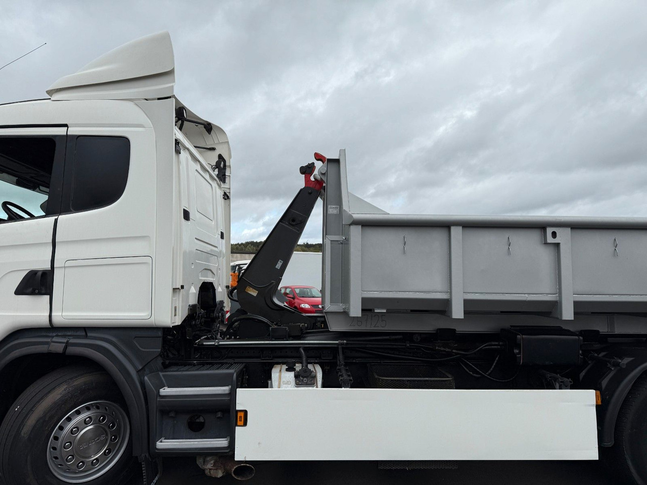 Scania G 440 LB 6x2 Knickhaken Retarder, Klima - Horgos rakodó teherautó: 4 kép. Scania G 440 LB 6x2 Knickhaken Retarder, Klima - Horgos rakodó teherautó: 4 kép.