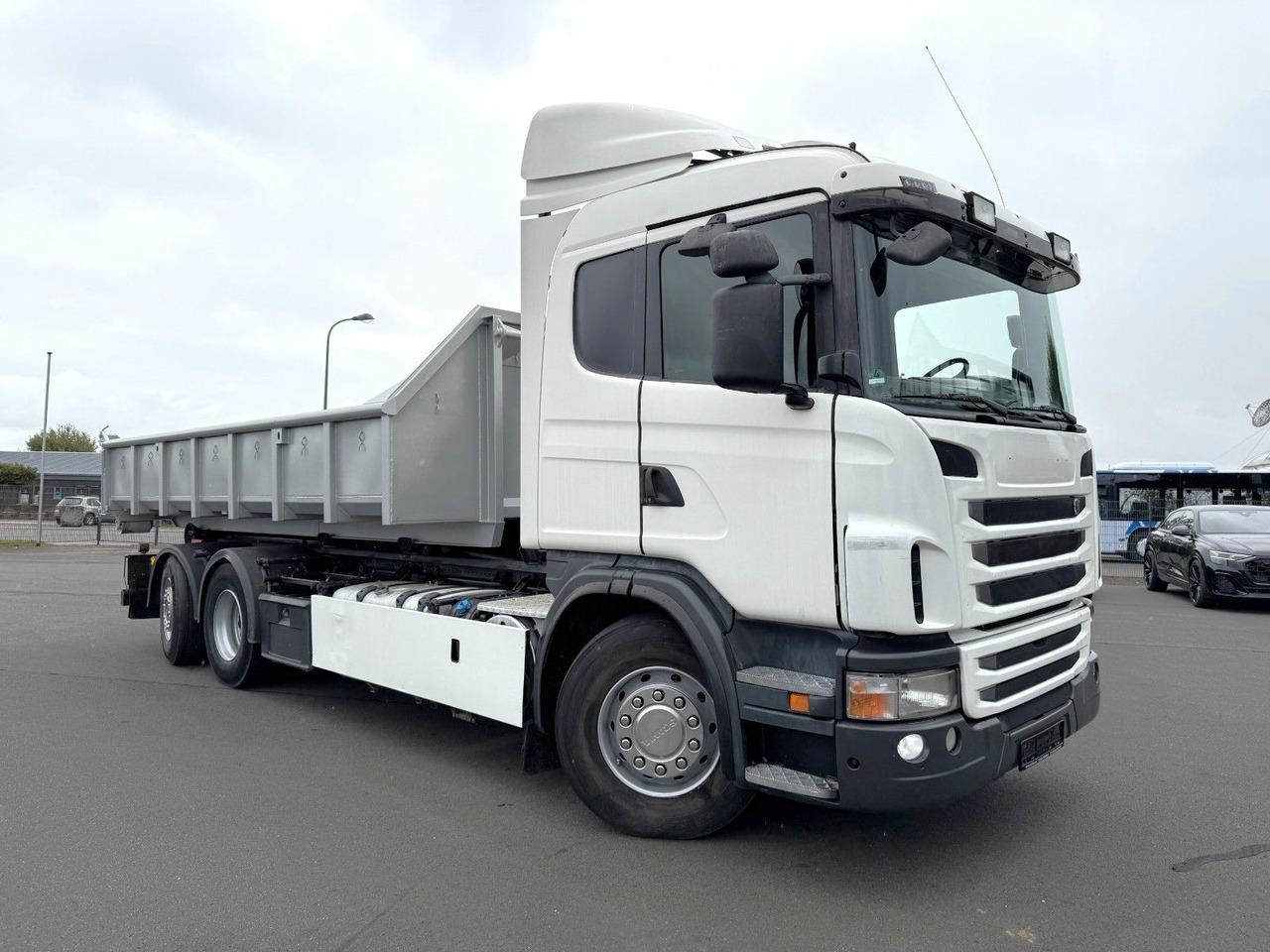 Scania G 440 LB 6x2 Knickhaken Retarder, Klima - Horgos rakodó teherautó: 3 kép. Scania G 440 LB 6x2 Knickhaken Retarder, Klima - Horgos rakodó teherautó: 3 kép.
